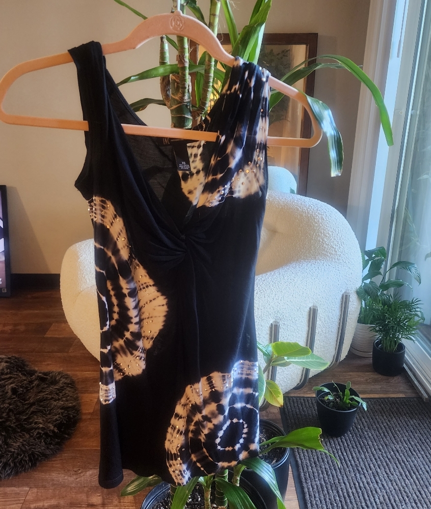 I.N.C INT'L CONCEPTS BLOUSE SLEEVELESS BLK WHITE TIE DYE SILVER STUDS